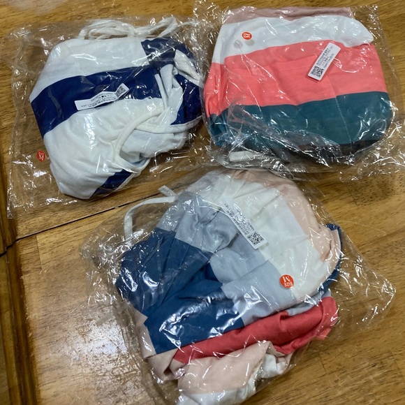 Jumpsuit 3 for 12 size M super comfortable and very light - Picture 3 of 3